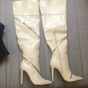 Heeled boots